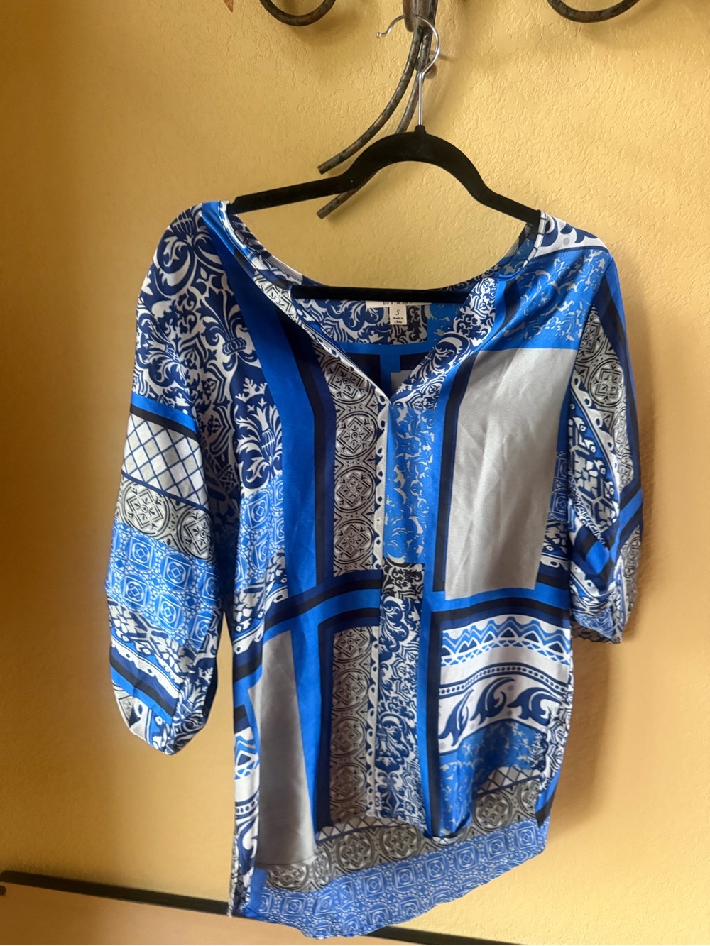 Women's Blue Patterned V-Neck Blouse